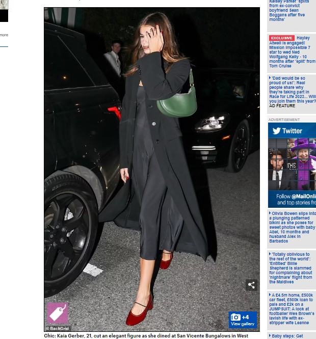 Kaia Gerber, fotografiada con un look moderno / Captura www.dailymail.co.uk