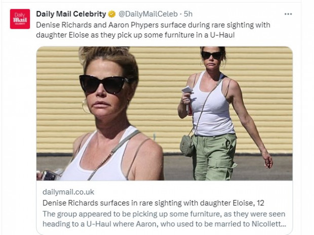 Denise Richards, fotografiada con un estilo relajado e informal / Captura twitter.com/DailyMailCeleb