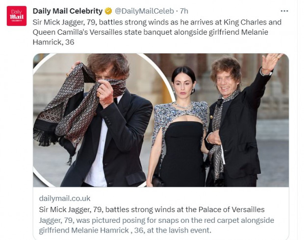 El impactante registro de Mick Jagger "luchando" contra el viento / Captura twitter.com/DailyMailCeleb