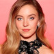 Sydney Sweeney desafió el frío de Nueva York antes los paparazzis con un mini conjunto