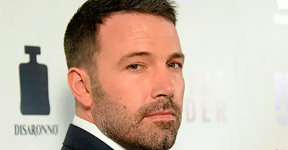 Ben-Affleck-paparazzis-f