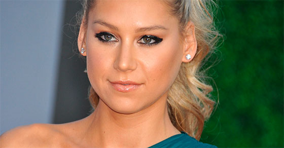 kournikova-paparazzis-1