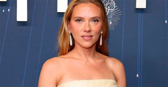 Scarlett-Johansson-paparazzis-1