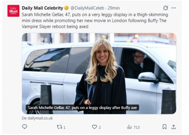 Sarah Michelle Gellar, fotografiada a pura sonrisa pese a cancelación de "Buffy" / Captura x.com/DailyMailCeleb