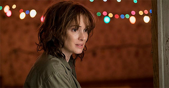 winona-ryder-paparazzis-f