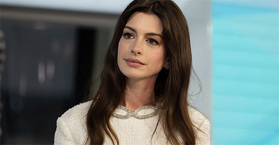Anne Hathaway alfombra roja