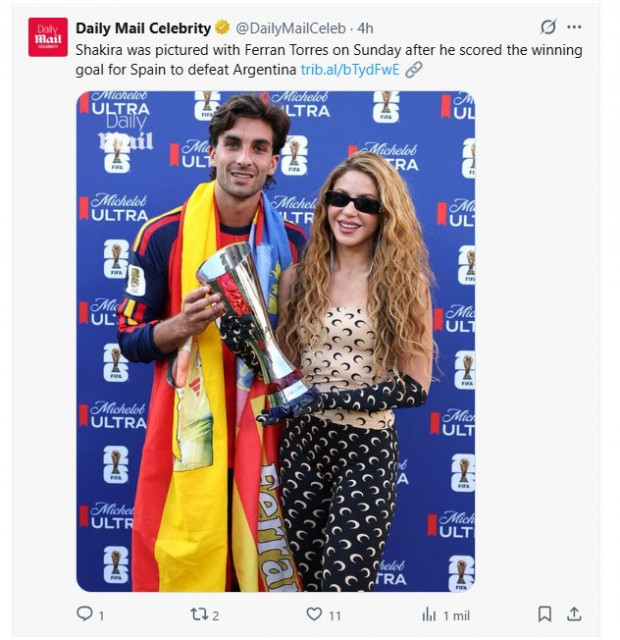 Tras brindar su apoyo a Argentina, Shakira terminó fotografiada con el autor del gol de España en final del Mundial / Captura x.com/DailyMailCeleb