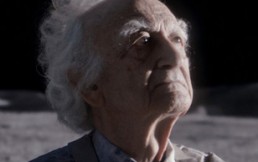 Si este spot no te hace llorar, nada lo hará ¿Qué hace un anciano solo en la Luna?