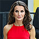 Reina Letizia lució elegante y sobria con una de sus prendas favoritas en importante entrega de premios en España