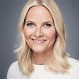 Después de meses encerrada: Mette-Marit reapareció en público mínimamente maquillada y con sencillo outfit