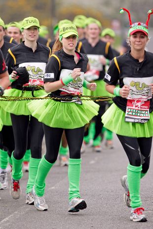 0_Celebrities-Take-Part-In-The-Virgin-London-Marathon-2010-Beatrice