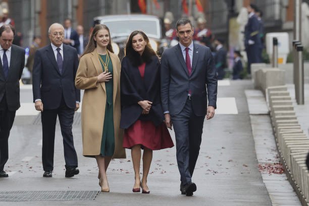 Los outfits de la Princesa y la Reina. Foto: X