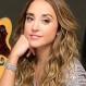 Vale Cox: La hermana del conocido periodista de CHV que destaca en Instagram con su talento artístico
