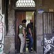 Allanamiento a sede del partido Comunes genera diversas reacciones