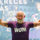 “Tío Wom” en picada contra Claro: Denuncia malas prácticas en ventas telefónica