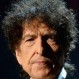 Bob Dylan se enoja tanto durante show que casi cae en el escenario