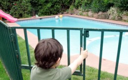 Medidas de seguridad para las piscinas: ¿Cómo proteger a nuestros hijos?