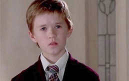 El niño de “Sexto Sentido” reaparece en serie “Silicon Valley”, pero no lo vas a reconocer cuando lo veas