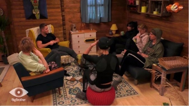 Los participantes de "Gran Hermano", en Alemania, viven con la tranquilidad de no saber los alcances del coronavirus / www.infobae.com