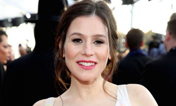 Yael Stone aseguró que, de haber sabido sobre el cambio climático, probablemente no habría tenido a su hija / tanhispano.com