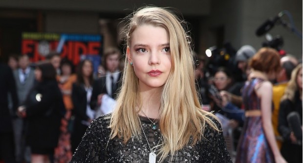 Finalmente, Anya Taylor-Joy asistiendo a eventos como una celebridad / www.thelist.com