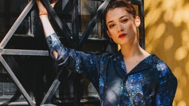 Fernanda Ramirez con el cabello ondulado / /www.miraloquehizo.cl
