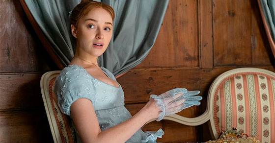 Phoebe-Dynevor-hoy