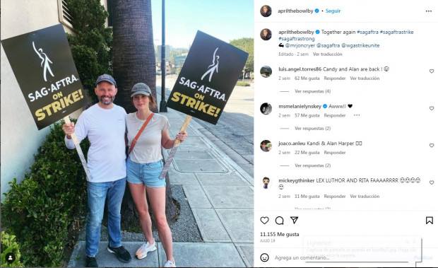 Aquí, apoyando la huelga de guionistas y actores de Hollywood / www.instagram.com/aprilthebowlby