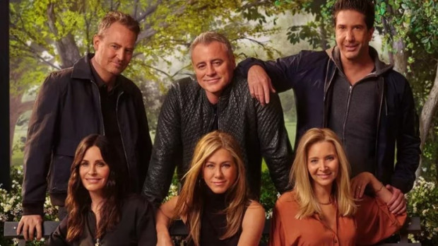 Los compañeros de Matthew Perry en "Friends", quien murió el último sábado, están devastados / www.infobae.com