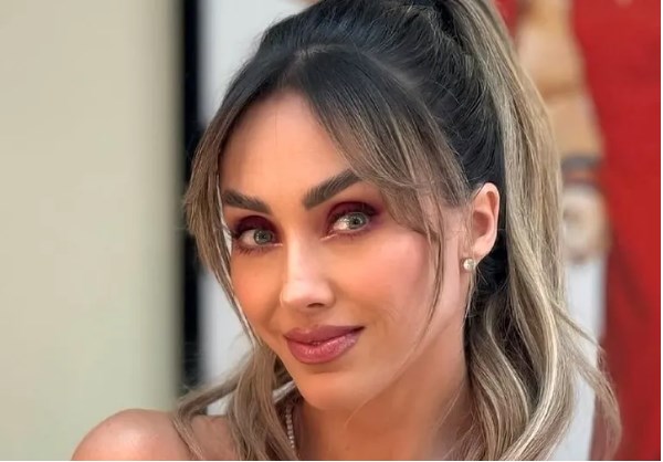 Actriz mexicana Anahí compartió una foto familiar, pero sus fans la cuestionaron por su aspecto / peopleenespanol.com