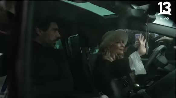 Cathy Barriga reapareció este miércoles para acompañar a joaquín Lavín y hacer frente a rumores de crisis / www.lacuarta.com