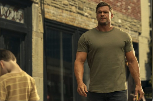 Alan Ritchson aceptó que "destrocé mi cuerpo" por la transformación para la serie "Reacher" / www.espinof.com