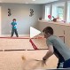 Genial video de dos niños jugando al tenis en el medio de su casa se viraliza: ¿Cómo lo hicieron?