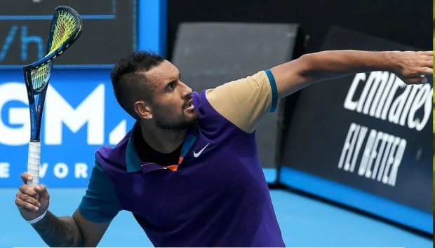 La primera "locura" del año de Kyrgios: arrojó su raqueta por el aire / www.ole.com.ar
