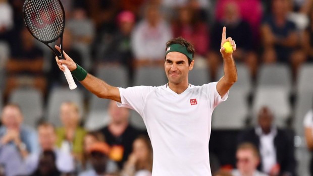 Federer tuvo una elogiada reacción cuando un fanático quiso sacarse una foto con la mascarilla baja / espanol.eurosport.com