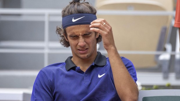 Lorenzo Musetti cometió un insólito error que le valió ser expulsado del Masters 1000 de Toronto / espanol.eurosport.com