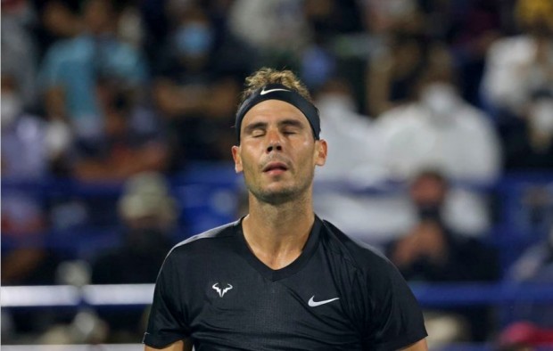 Rafael Nadal dio positivo de COVID-19 y su presencia en el Abierto de Australia está en duda / www.lanacion.com.ar