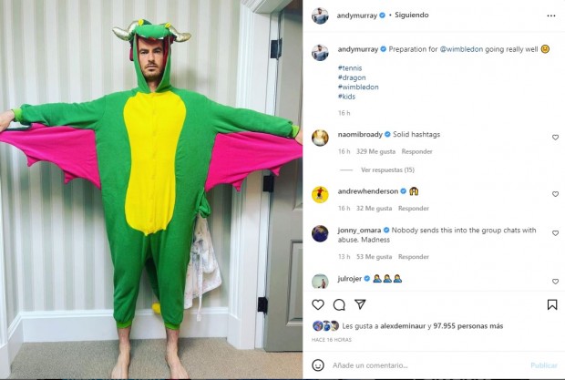 En plena preparación para Wimbledon, Andy Murray posó para una foto disfrazado de dragón / www.instagram.com/andymurray