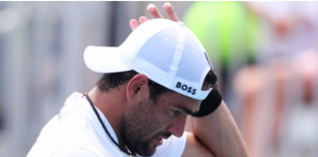 Matteo Berrettini respondió a haters, quienes responsabilizaron a su novia por su mal momento / www.puntodebreak.com