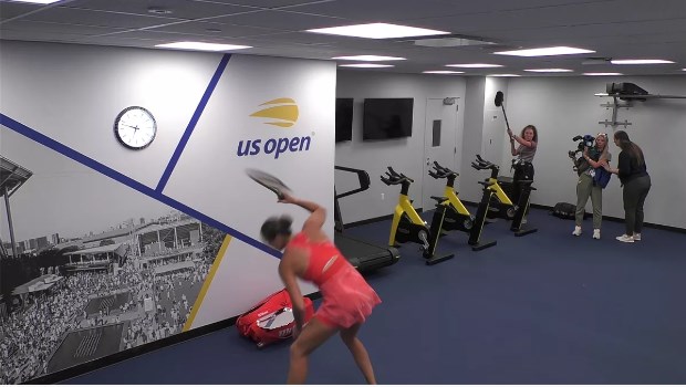 Aryna Sabalenka no soportó perder la final del US Open ya cabó rompiendo y tirando la raqueta a la basura / www.eurosport.es