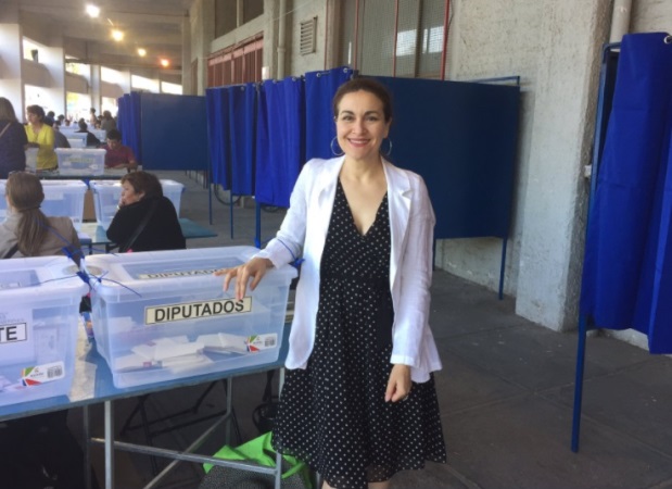 Lorene Prieto: La actriz cumplió su labor como vocal de mesa en el Estadio Nacional.