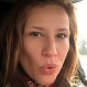 Sigrid Alegría disfruta tomando sol en la playa a sus 44 años: Foto generó numerosas reacciones