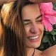 Ingrid Cruz hace un alto en grabaciones de nueva teleserie de Mega y se luce con look playero