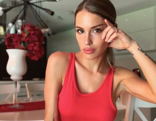 Gala Caldirola: La exchica reality y modelo española tiene 27 años, pero su actitud y sensualidad, hace que muchos piensen que es mayor.