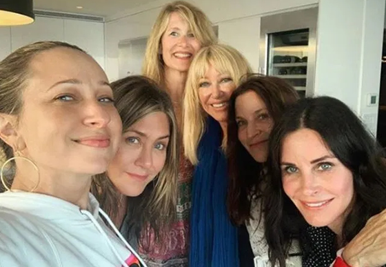jennifer-aniston-circulo-diosas-2