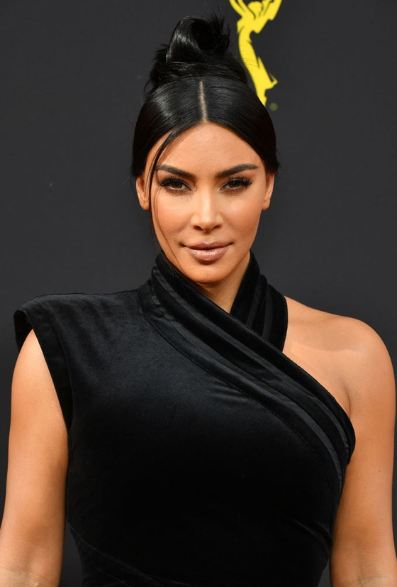 kim-kardashian-vestido-emmy-3