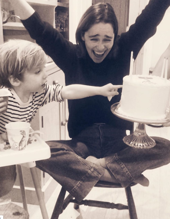 emilia-clarke-cumpleanos-33-games-of-thrones-happy-birthday-2