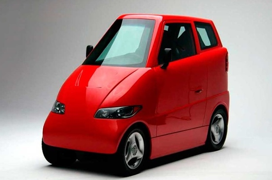autos-electricos-famosos-George-Clooney-Tango-T600