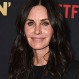 Courteney Cox comparte íntima foto en su casa descansando con sus mejores amigos
