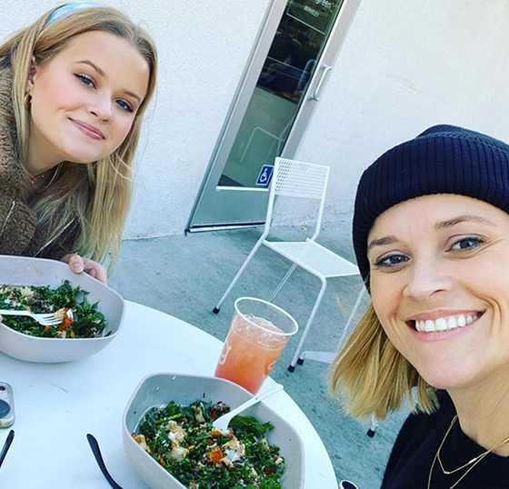 Reese-Witherspoon-y-su-hija-Ava-Phillipe-se-parecen-gemelas-hermanas-1